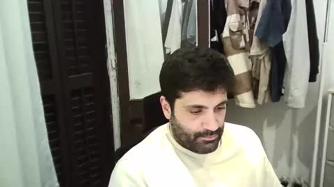 italianboybcn online show from December 1, 6:11 pm