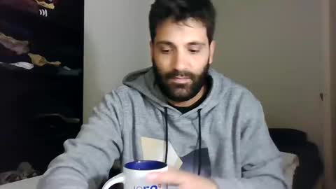 Snapshot of italianboybcn chatting on February 23, 9:28 am italianboybcn online show from February 23, 9:28 am