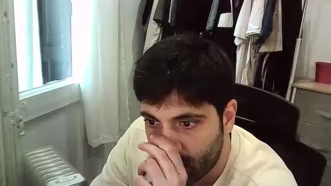 italianboybcn online show from December 21, 11:29 am