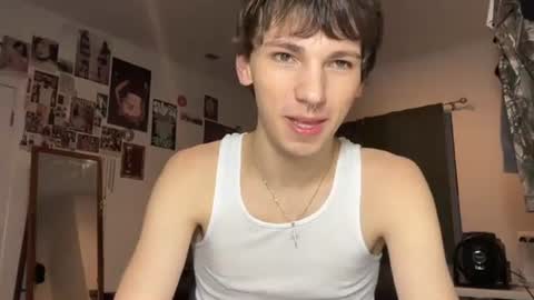 Snapshot of its_rowan chatting on October 31, 2:02 am Rowan online show from October 31, 2:02 am