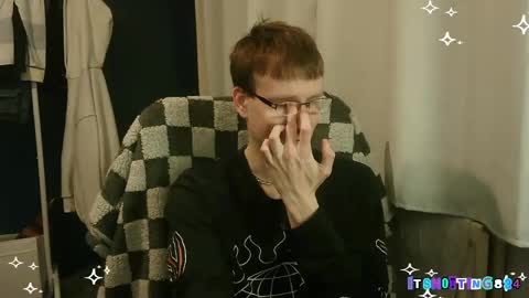    online show from April 16, 9:50 pm