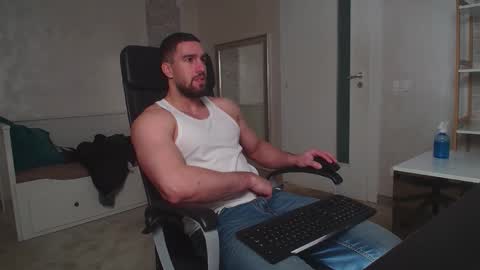 IvanHydee online show from January 14, 5:45 am