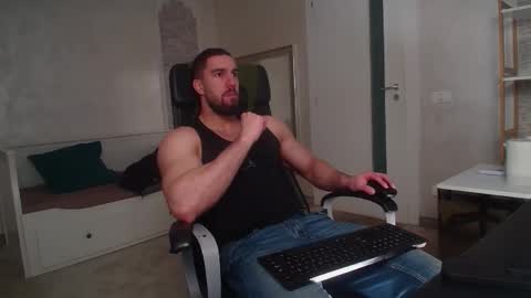 IvanHydee online show from February 2, 5:50 am