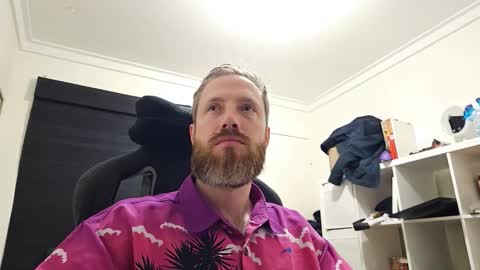 Snapshot of j0hnny_thunder chatting on October 18, 12:32 pm Johnny Thunder online show from October 18, 12:32 pm