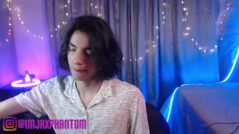 Hey im Jaxxxon check my info     online show from December 9, 9:49 am