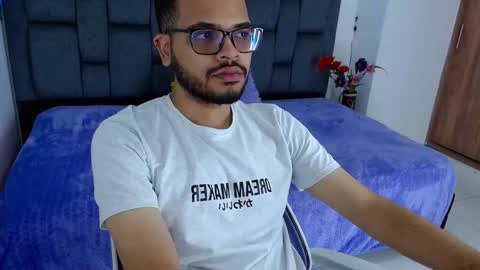 John Smith online show from February 13, 8:25 pm