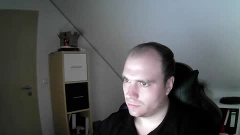 here4y online show from December 1, 9:01 am