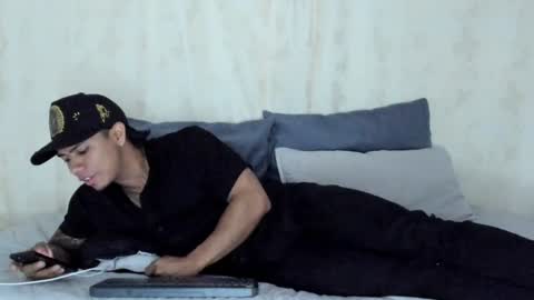 i am juan musiry independent model  online show from February 14, 5:03 pm