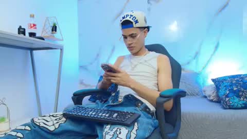 jacob_blackwell online show from March 2, 5:08 am