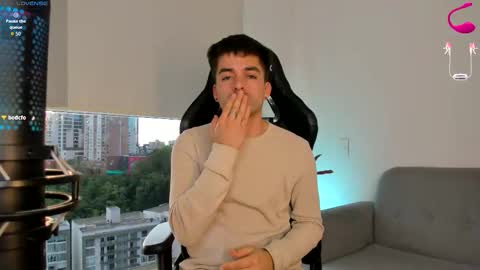 JACOB STONES online show from November 21, 10:20 pm