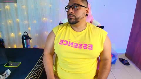 daddy sir master bear online show from February 11, 7:38 pm