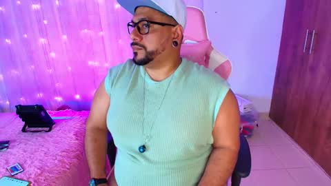 daddy sir master bear online show from February 25, 7:47 pm