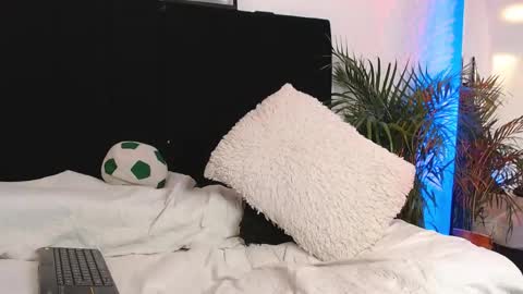 Jaiden online show from November 28, 7:00 am