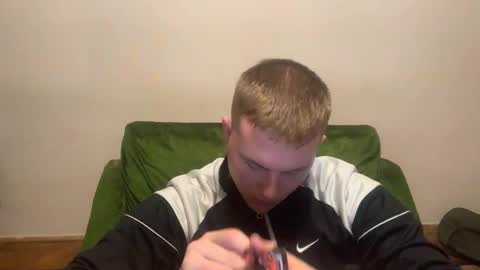 Max online show from November 13, 8:46 pm