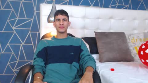 jakemoxleey online show from February 16, 12:32 pm