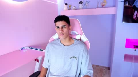 jakemoxleey online show from December 8, 12:41 pm