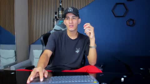 jakemoxleey online show from January 20, 7:04 pm