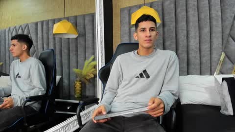 jakemoxleey online show from December 7, 12:24 pm