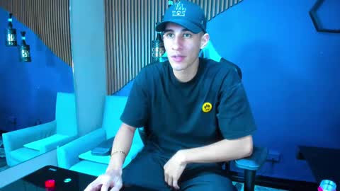 jakemoxleey online show from March 1, 7:48 pm