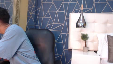 jakemoxleey online show from December 10, 12:16 pm