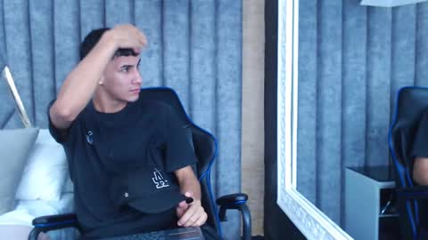 jakemoxleey online show from February 20, 12:47 pm