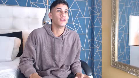 jakemoxleey online show from March 4, 12:55 pm