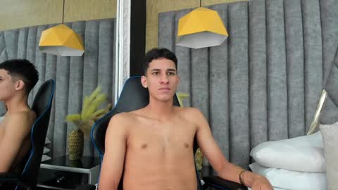 jakemoxleey online show from December 12, 1:06 pm