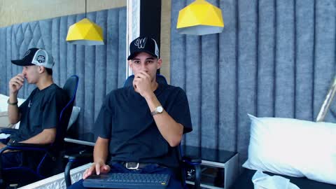 jakemoxleey online show from January 12, 12:44 pm