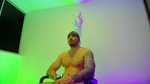 jakestone_1 online show from April 18, 2:24 am