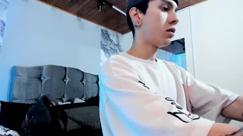 james_adamss_ online show from January 13, 1:04 pm