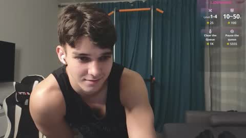 Snapshot of james_friends chatting on October 23, 10:46 pm James online show from October 23, 10:46 pm