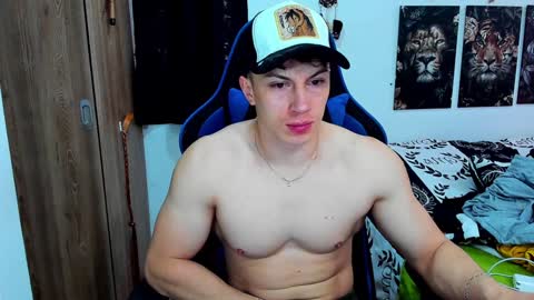 Javier online show from December 6, 5:22 pm