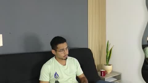 Snapshot of jaybrown_1 chatting on October 14, 11:17 am Jay online show from October 14, 11:17 am