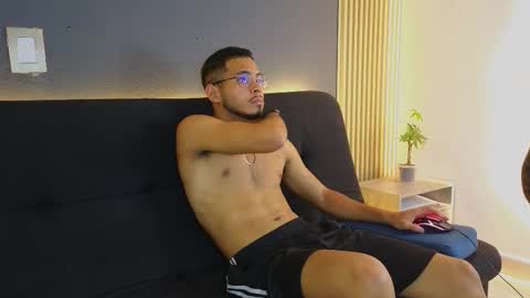 Snapshot of jaybrown_1 chatting on September 29, 1:59 am Jay online show from September 29, 1:59 am