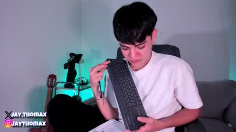 jaythomax online show from February 6, 3:41 pm