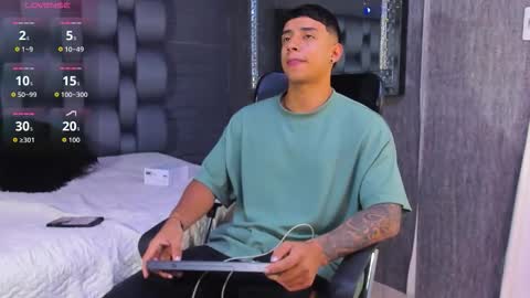 jaze_bradley online show from November 11, 11:37 am