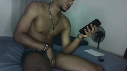 Snapshot of jg1105 chatting on January 23, 3:37 am jg1105 online show from January 23, 3:37 am