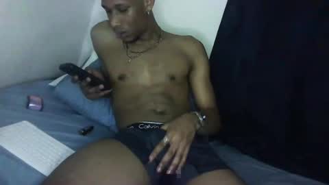 Snapshot of jg1105 chatting on March 12, 3:13 am jg1105 online show from March 12, 3:13 am