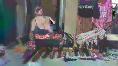 Nasty Cumslut online show from November 18, 5:49 pm
