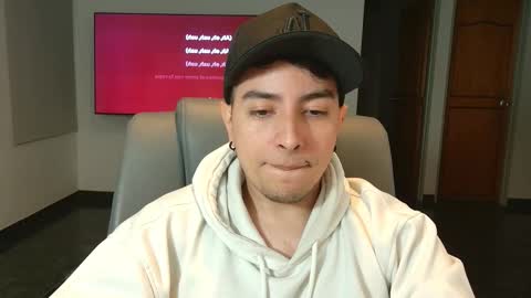 Snapshot of jhoan_saenz chatting on October 23, 3:43 am Jhoan Saenz online show from October 23, 3:43 am