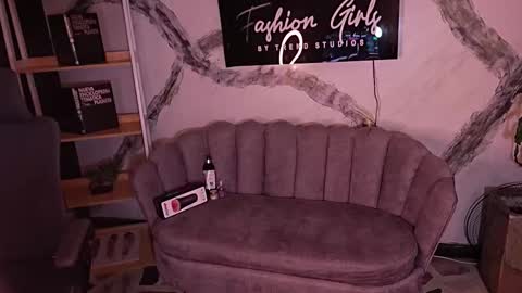 jhoanleandro online show from March 16, 5:44 am