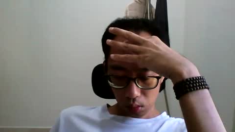 Snapshot of jiachi13 chatting on December 28, 2:22 am Alex online show from December 28, 2:22 am