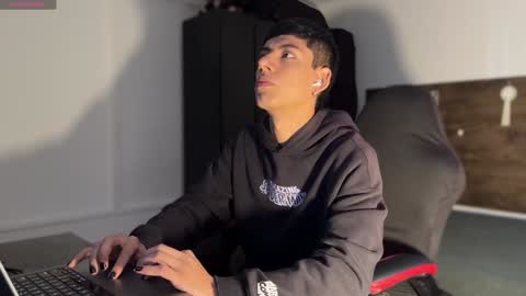 jim_dancer online show from December 28, 3:16 pm