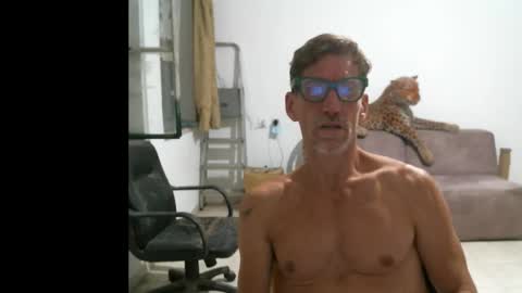 jlmbud online show from October 15, 8:05 pm