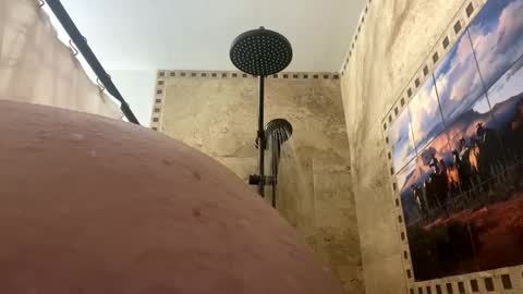 Snapshot of john40a chatting on January 22, 1:42 am John online show from January 22, 1:42 am