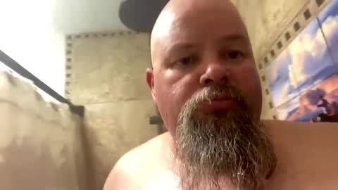 Snapshot of john40a chatting on December 18, 2:21 am John online show from December 18, 2:21 am