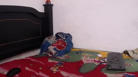 Snapshot of john_balthor chatting on December 27, 1:39 pm   online show from December 27, 1:39 pm