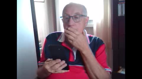 Snapshot of johnjohn6226623 chatting on September 28, 3:10 pm johnjohn6226 online show from September 28, 3:10 pm