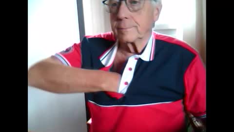 Snapshot of johnjohn6226623 chatting on September 23, 12:26 pm johnjohn6226 online show from September 23, 12:26 pm