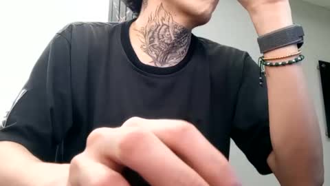 johnsonisaac94  online show from October 31, 9:01 am